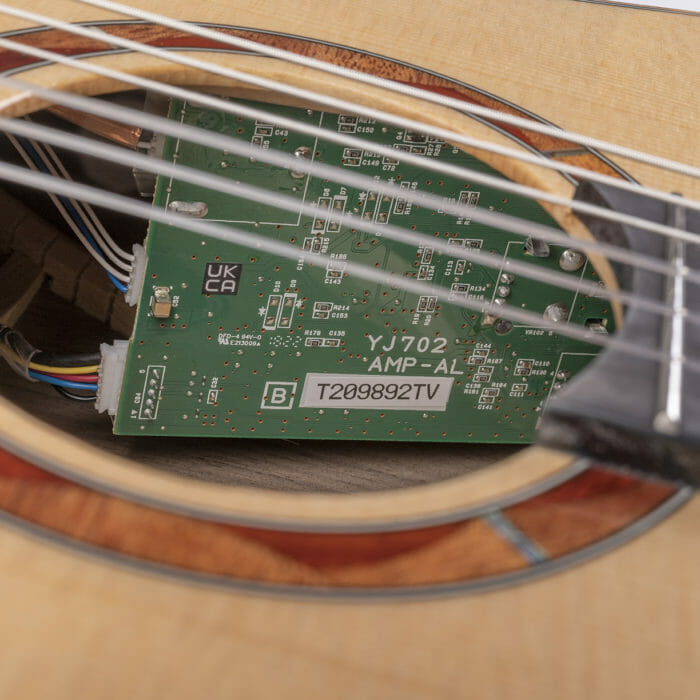 Yamaha NTX3 Akustik-Elektrik-Nylonsaitengitarre – Bild 9