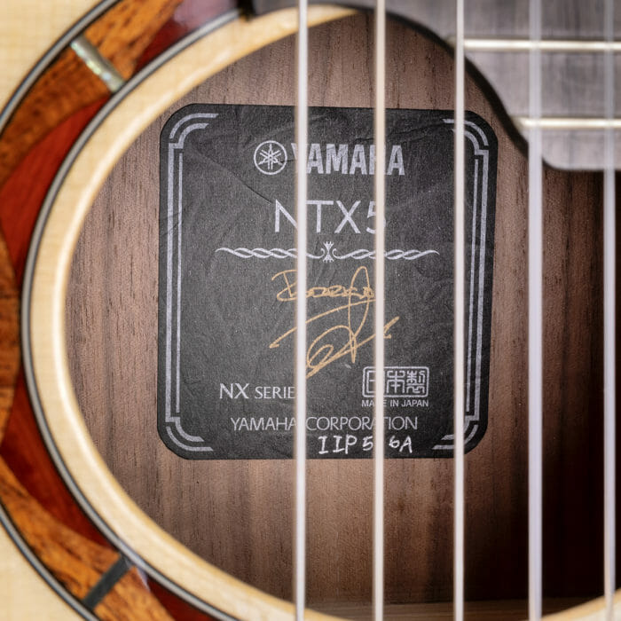 Yamaha NTX5 Akustik-Elektrik-Nylonsaitengitarre – Bild 10
